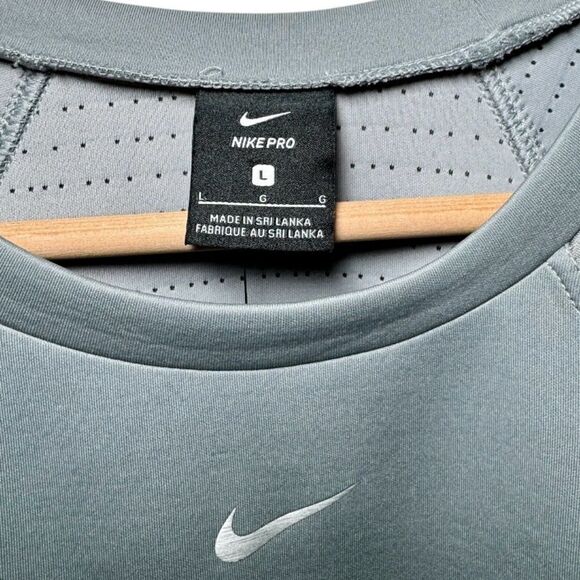 Nike Pro Fleece Crew Long Sleeve Top Sweatshirt Center Swoosh Gray Women’s Large - Picture 2 of 5